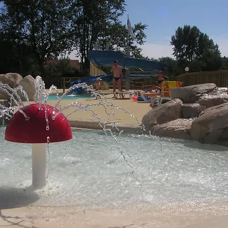 Camping Les Jardins De La *